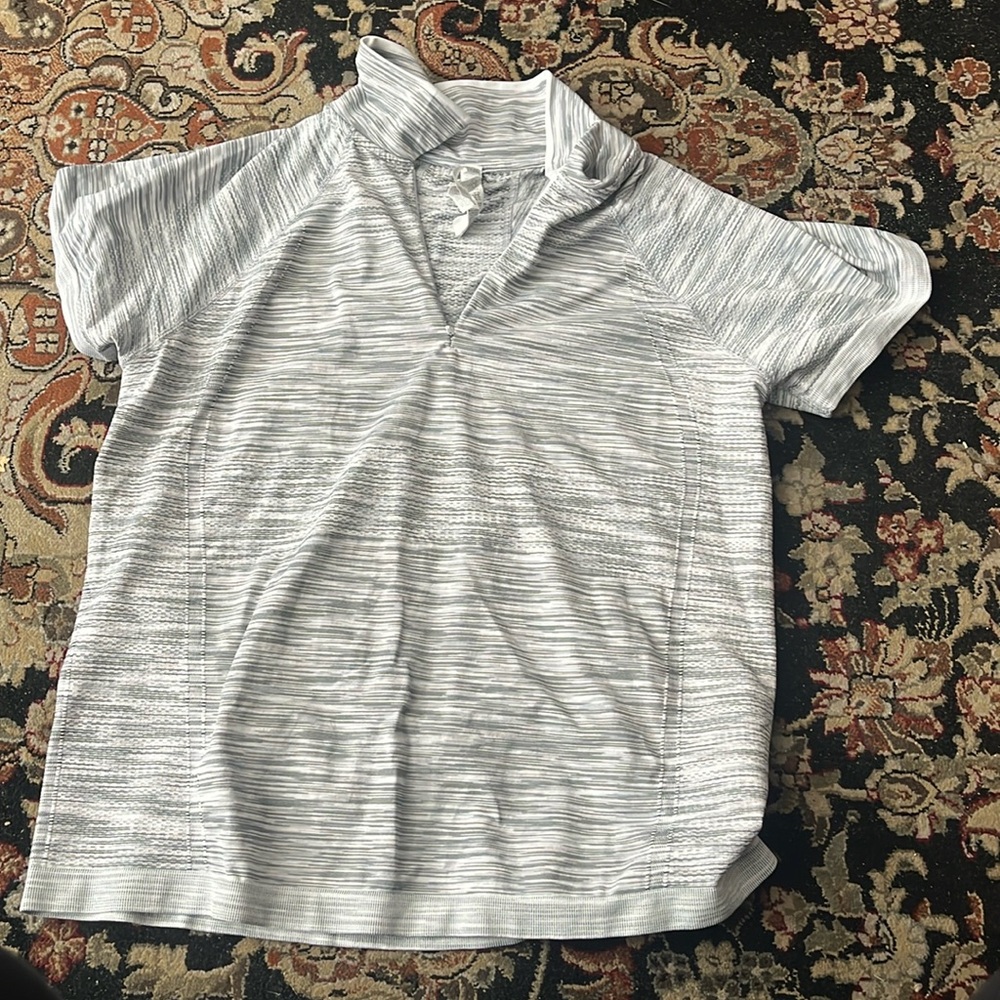 Athleta shirt